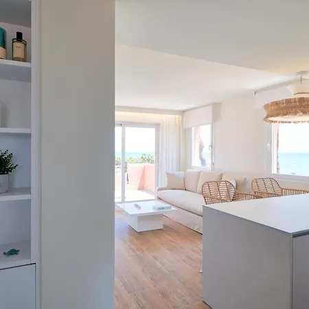 Sea Beachfront Апартаменты *