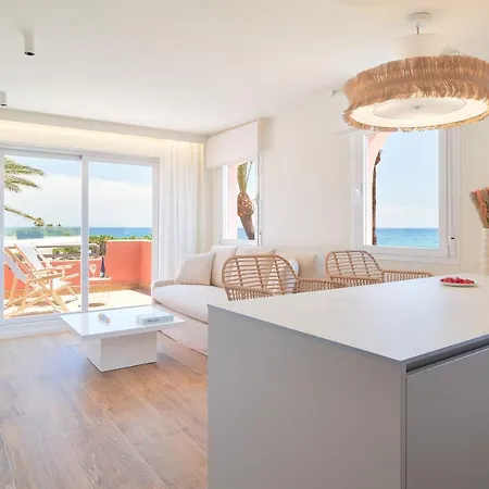 Sea Beachfront Апартаменти Марбелья